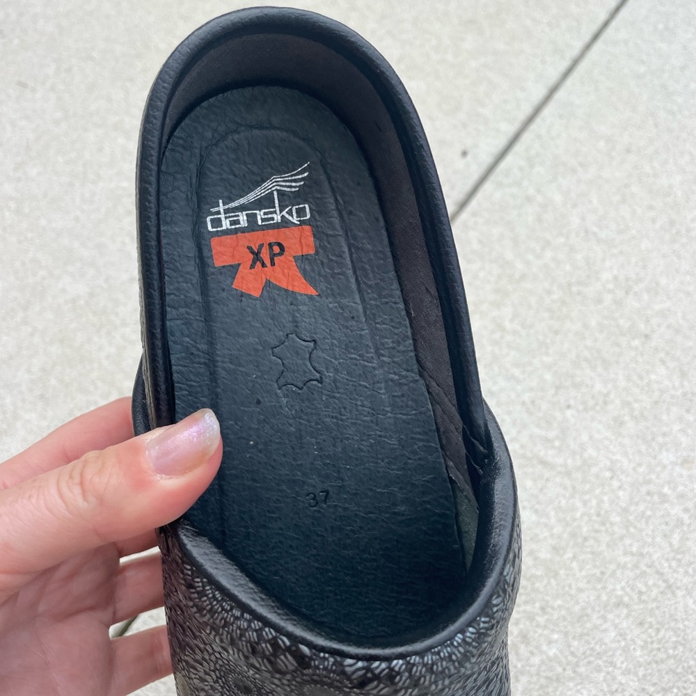 Dansko XP fancy leather clogs - Picture 3 of 9